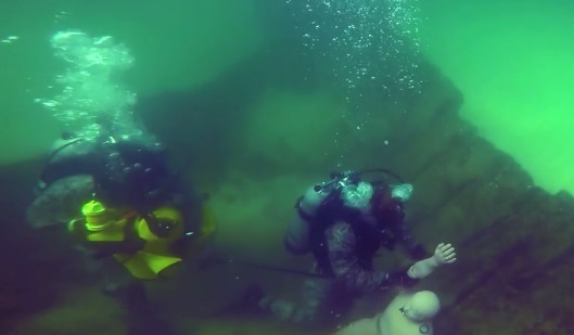 Video Air Force Dive School in Florida trains up Airmen and other military personnel to become combat divers. (Photo Airman 1st Class Tybee Hurst, 30 Nov 2017).