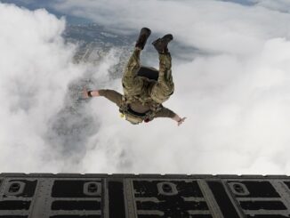 Pararescueman Halo Jump