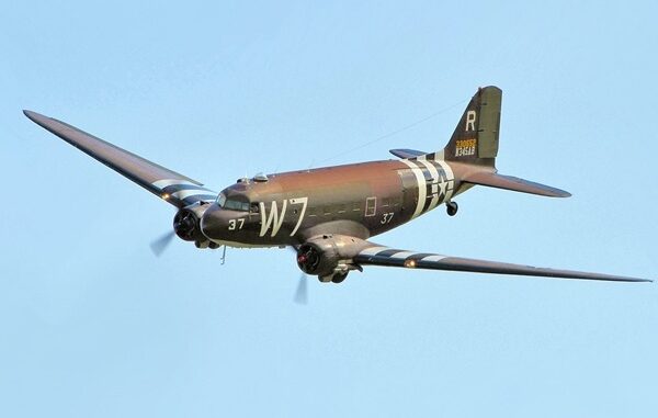 C47 Skytrain at Duxford D-Day Show 2014. Photo by Airwolfhound, Creative Commons, 25 May 2014. https://commons.wikimedia.org/wiki/File:C47_Skytrain_-_Duxford_D-Day_Show_2014_(cropped).jpg